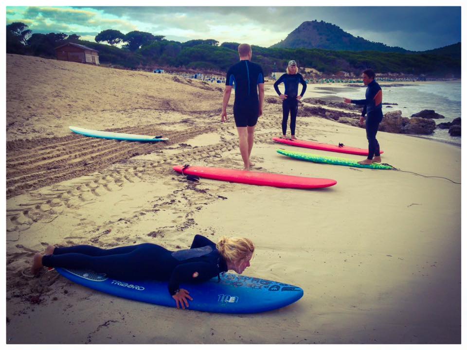 surf lessons mallorca